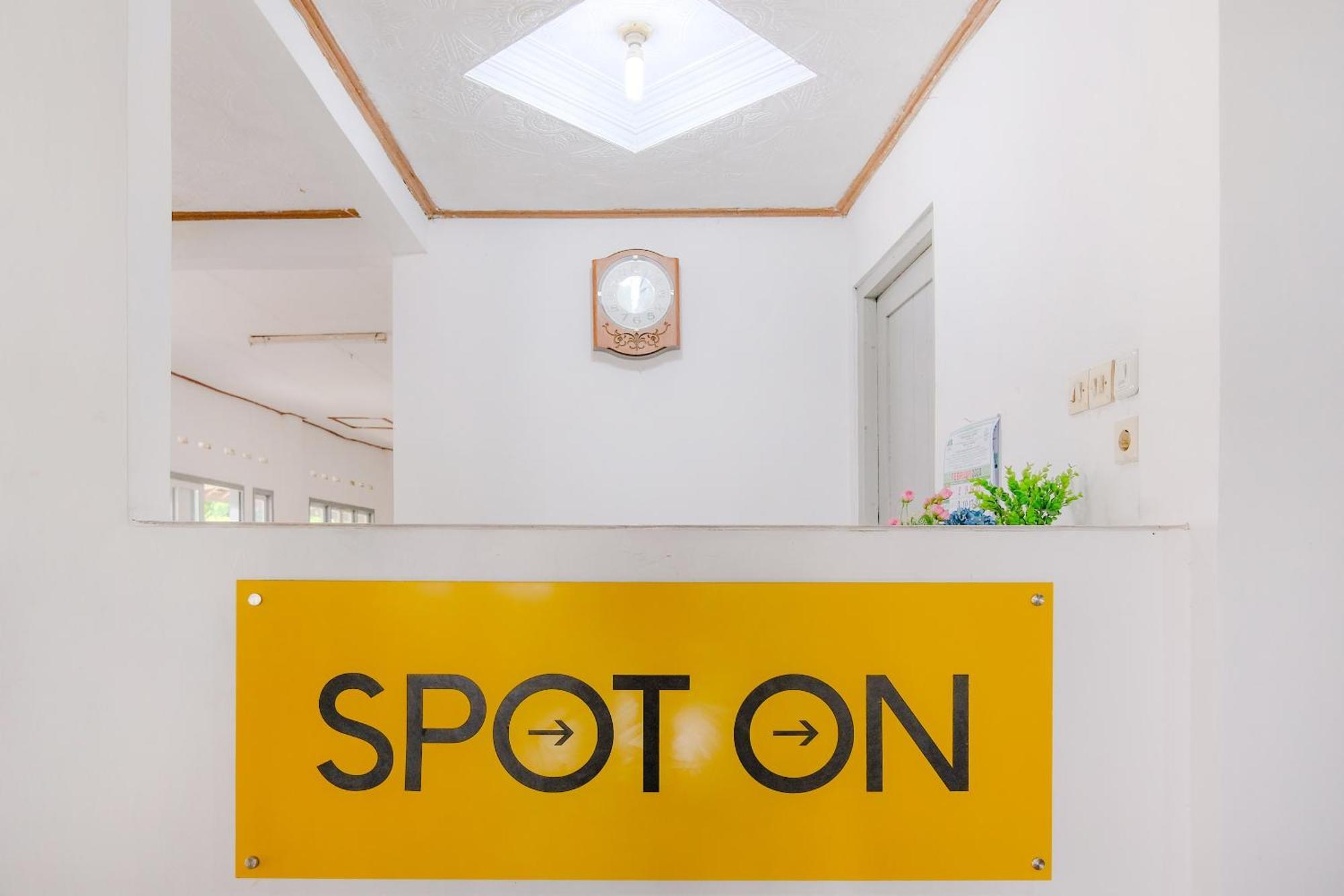 SPOT ON 2638 Hotel Raya Sarangan Bagian luar foto