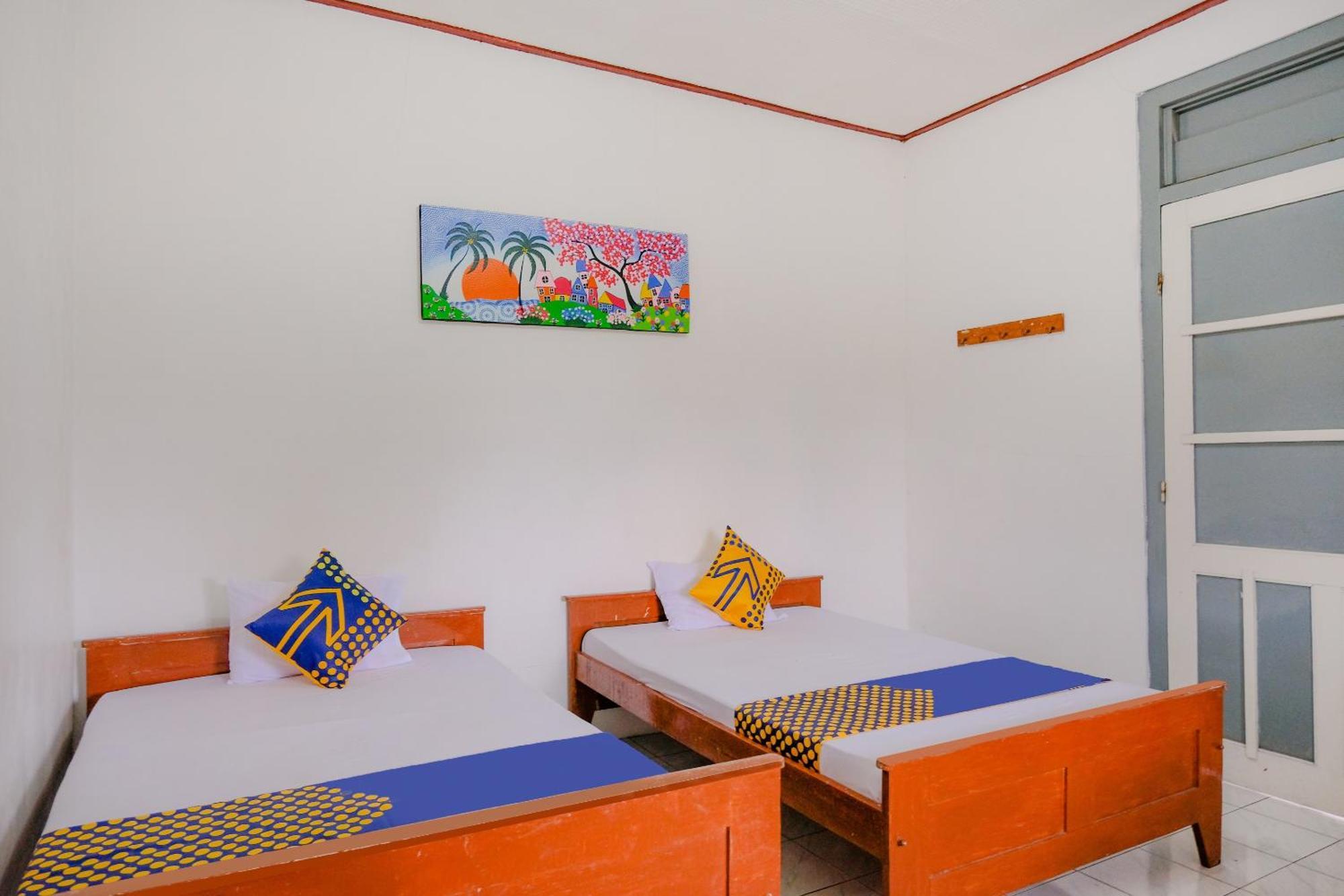SPOT ON 2638 Hotel Raya Sarangan Bagian luar foto